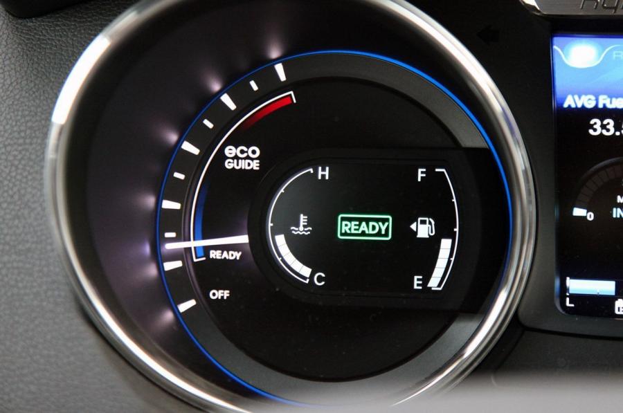  Hyundai Sonata Hybrid 2010 года  (фото 49 из 83)